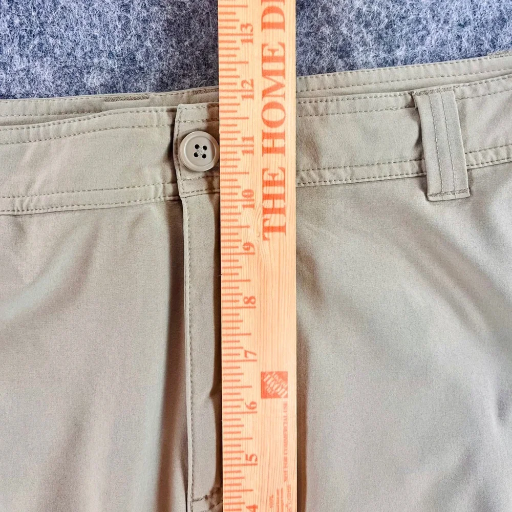 Columbia Khaki Chino Shorts Mens 36 Omni-Shield Hiking Cargo Fishing Outdoor Tan